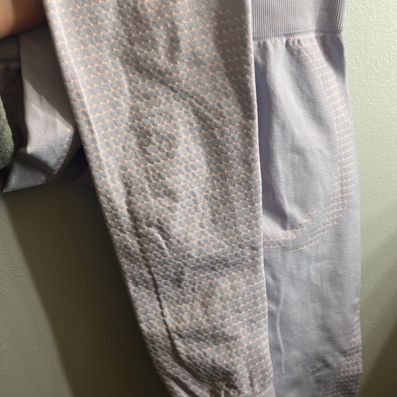 Light purple Gymshark leggings - Picture 6 of 6